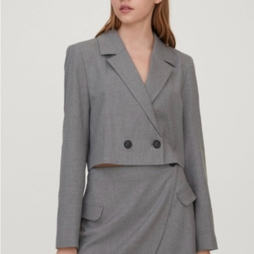 Pull&Bear Cropped Gray Double-Button Blazer - image 7